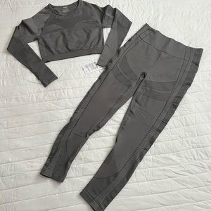 Freesought Activewear. 2 piece long sleeve set